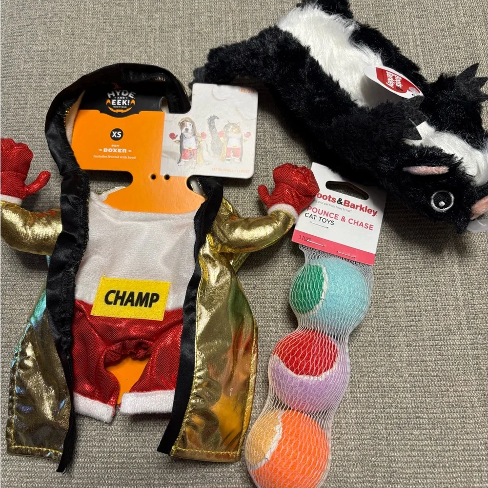 Assorted cat/dog toys. All brand new with tags!